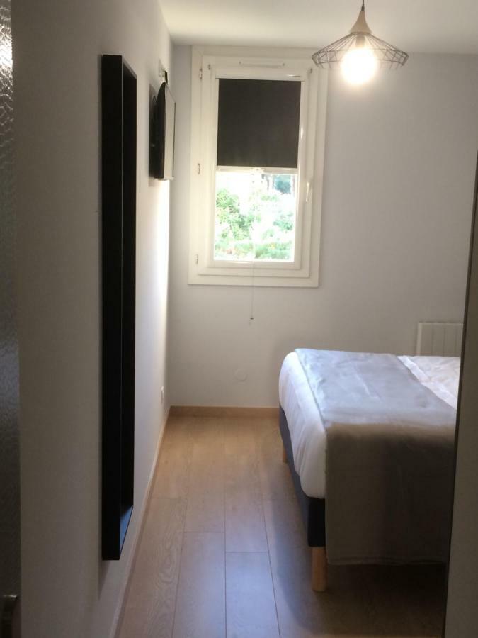Hotel Azur แอกด์ ภายนอก รูปภาพ