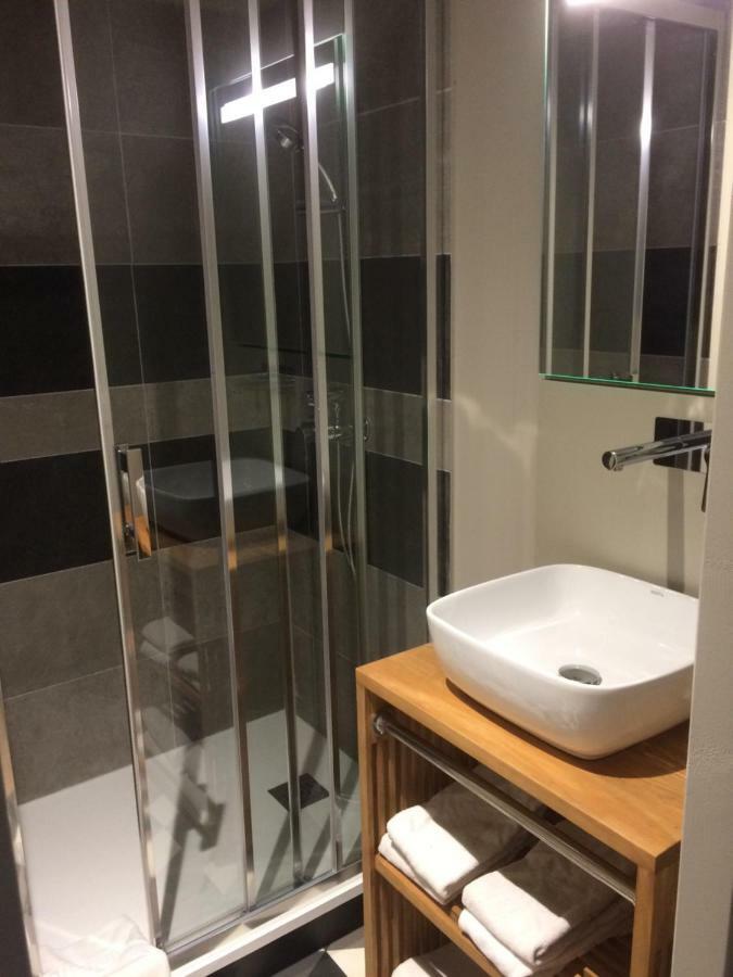 Hotel Azur แอกด์ ภายนอก รูปภาพ