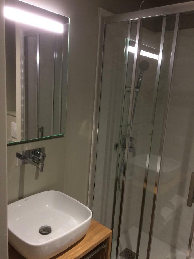 Hotel Azur แอกด์ ภายนอก รูปภาพ