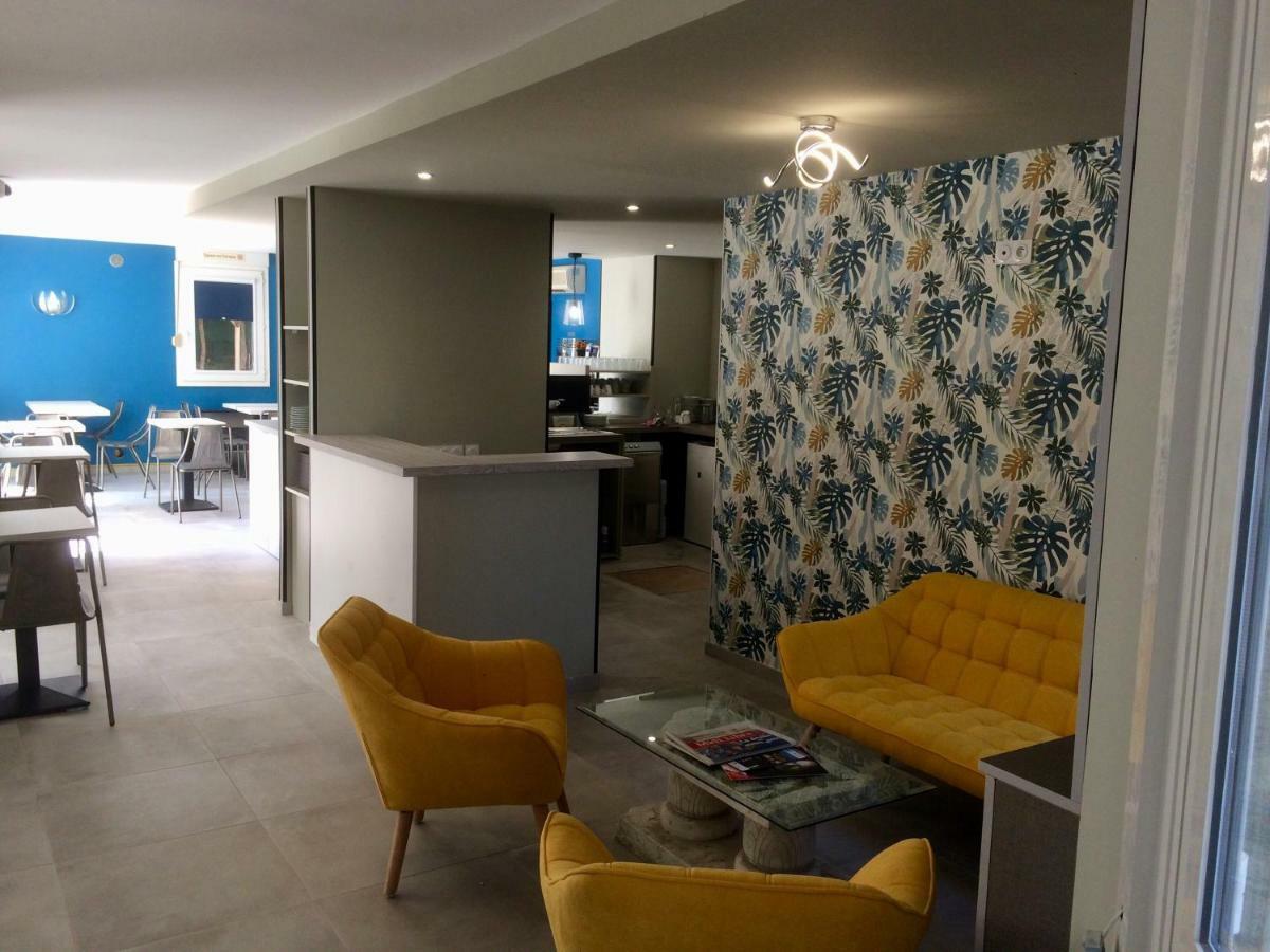 Hotel Azur แอกด์ ภายนอก รูปภาพ