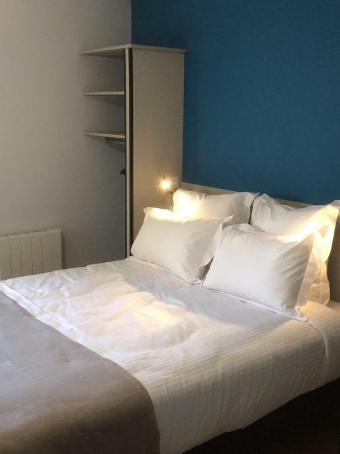 Hotel Azur แอกด์ ภายนอก รูปภาพ